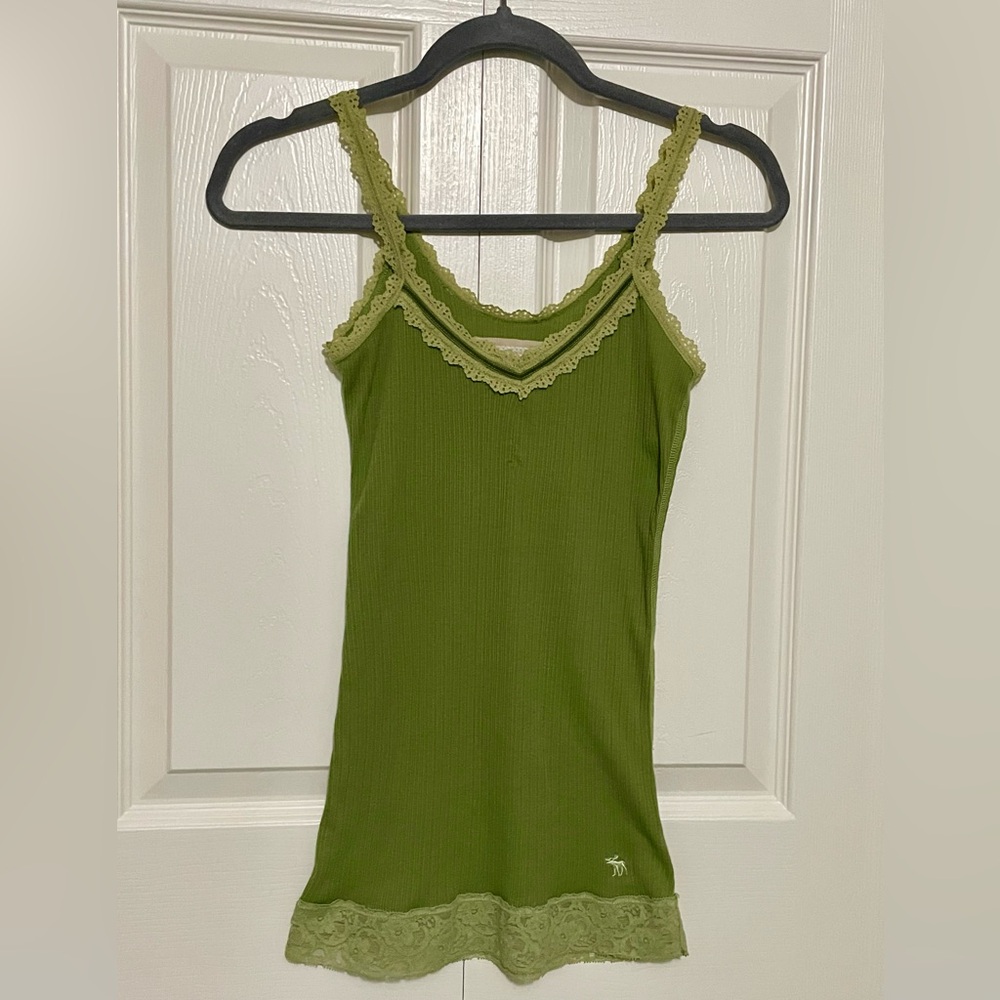 Abercrombie and Fitch Green ribbed tank top Light green lace trim Size S